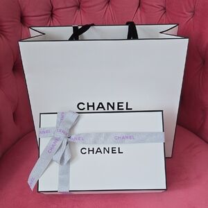 Chanel Box/shopping Bag